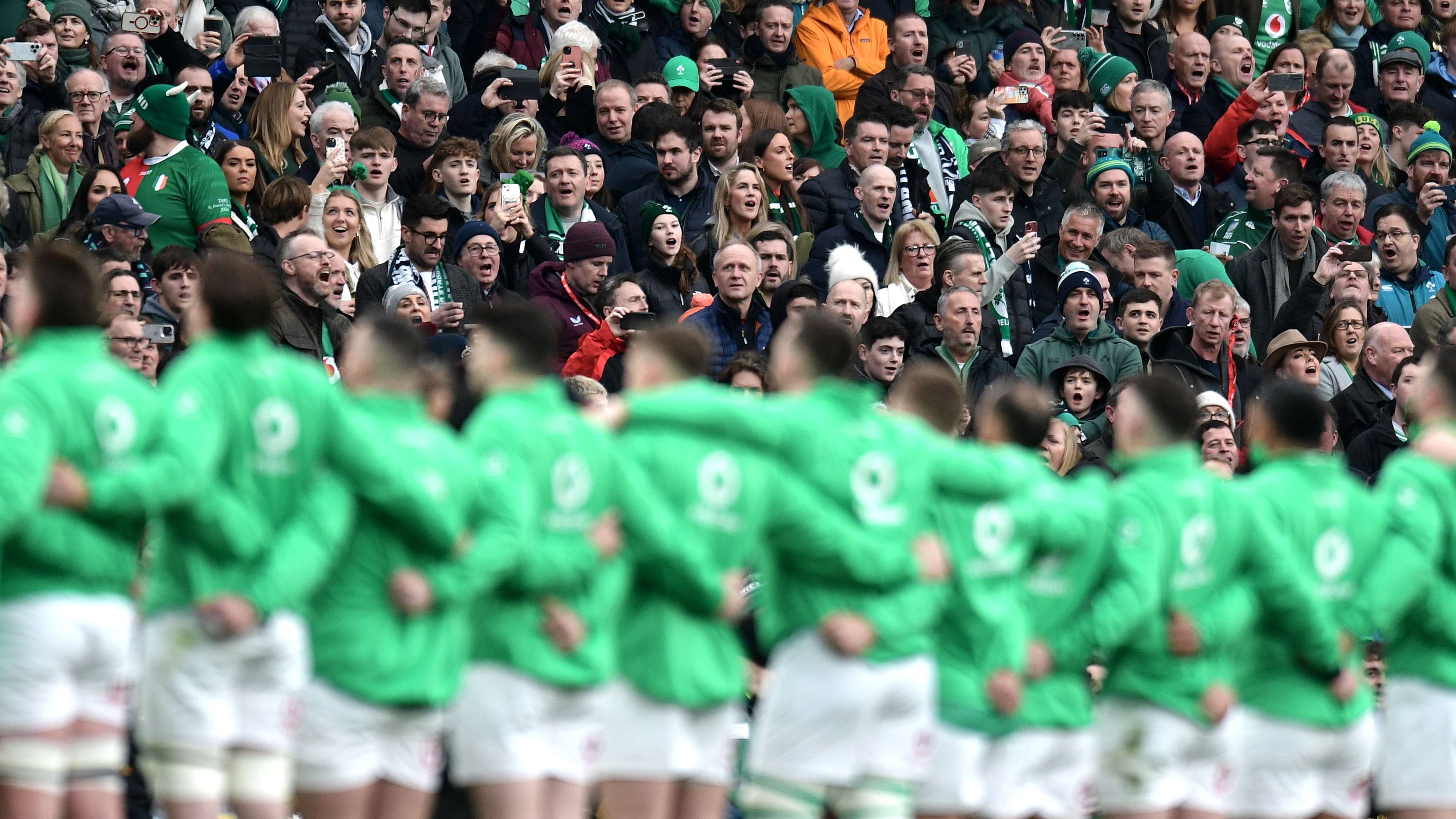 青少年在进 青少年在进