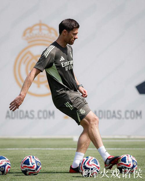 西媒分析皇马为何将科纳特列为重要目标：他最擅长为阿诺德补身后